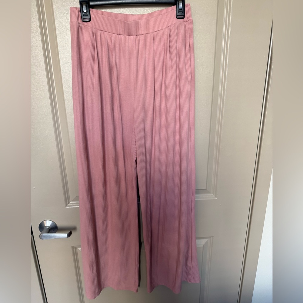 Pink Two-Piece Lounge Set - Picture 3 of 3